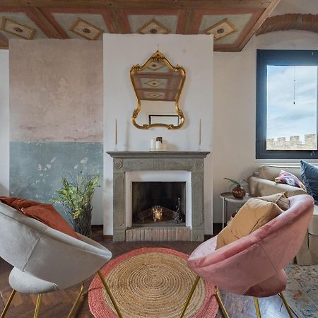 Via Lamberti, 3 - Florence Charming Apartments - Charming And Historic 5Th-Floor Attic Apartment With Elevator In A Building At The Heart Of Vibrant Florence, Just A 2-Minute Walk From All Attractions المظهر الخارجي الصورة