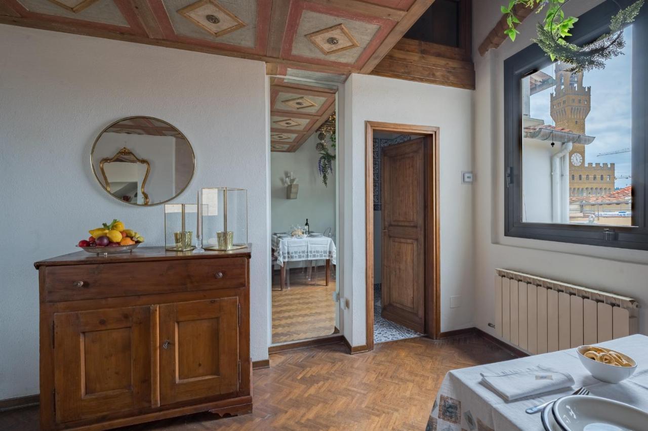 Via Lamberti, 3 - Florence Charming Apartments - Charming And Historic 5Th-Floor Attic Apartment With Elevator In A Building At The Heart Of Vibrant Florence, Just A 2-Minute Walk From All Attractions المظهر الخارجي الصورة